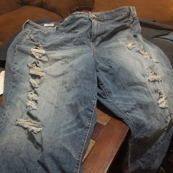 Torrid Distressed Ex Boyfriend Jeans Size 30 - Picture 2 of 6